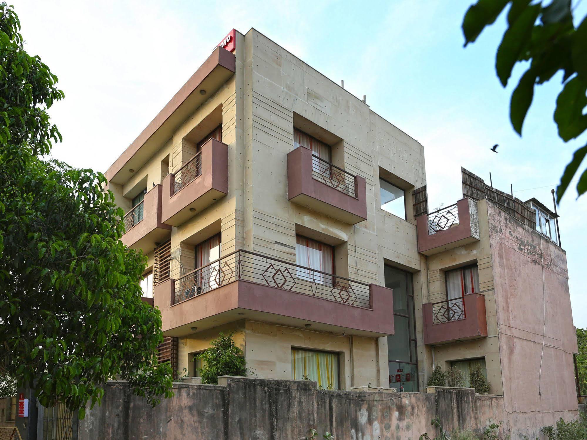 Hotel Oyo Flagship 387 Moulsari Avenue Gurgaon Esterno foto