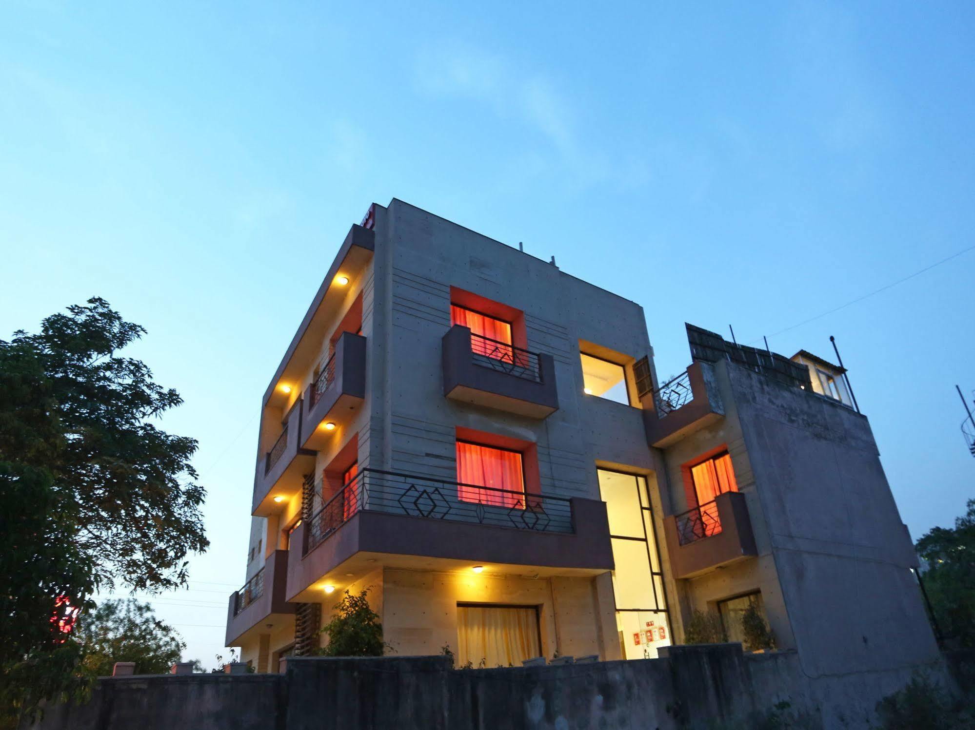 Hotel Oyo Flagship 387 Moulsari Avenue Gurgaon Esterno foto