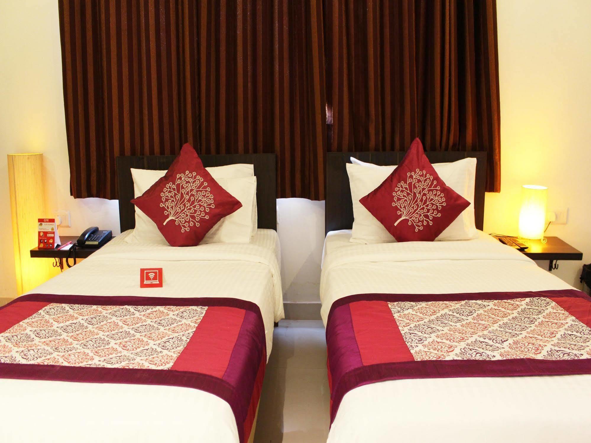 Hotel Oyo Flagship 387 Moulsari Avenue Gurgaon Esterno foto