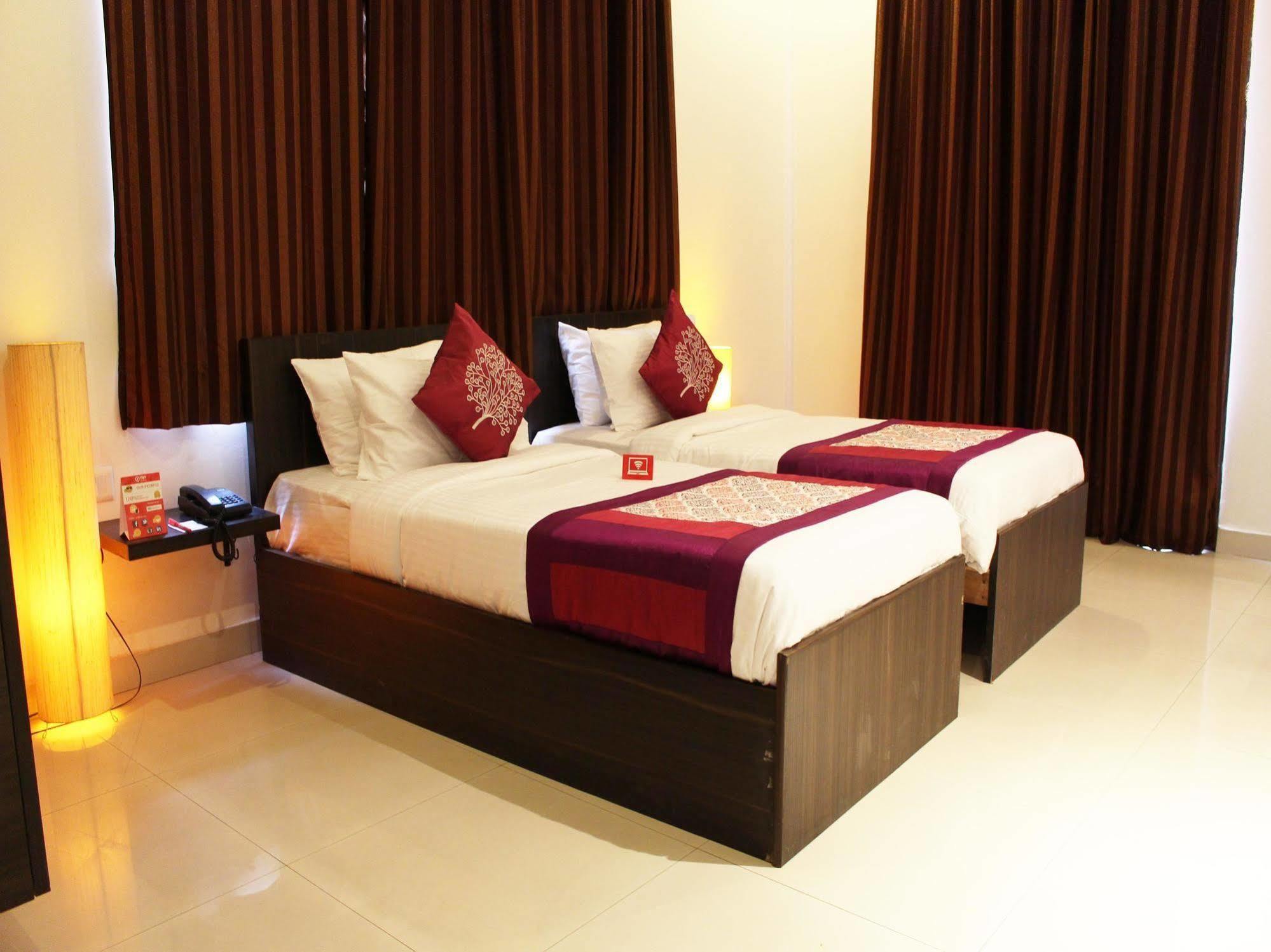 Hotel Oyo Flagship 387 Moulsari Avenue Gurgaon Esterno foto