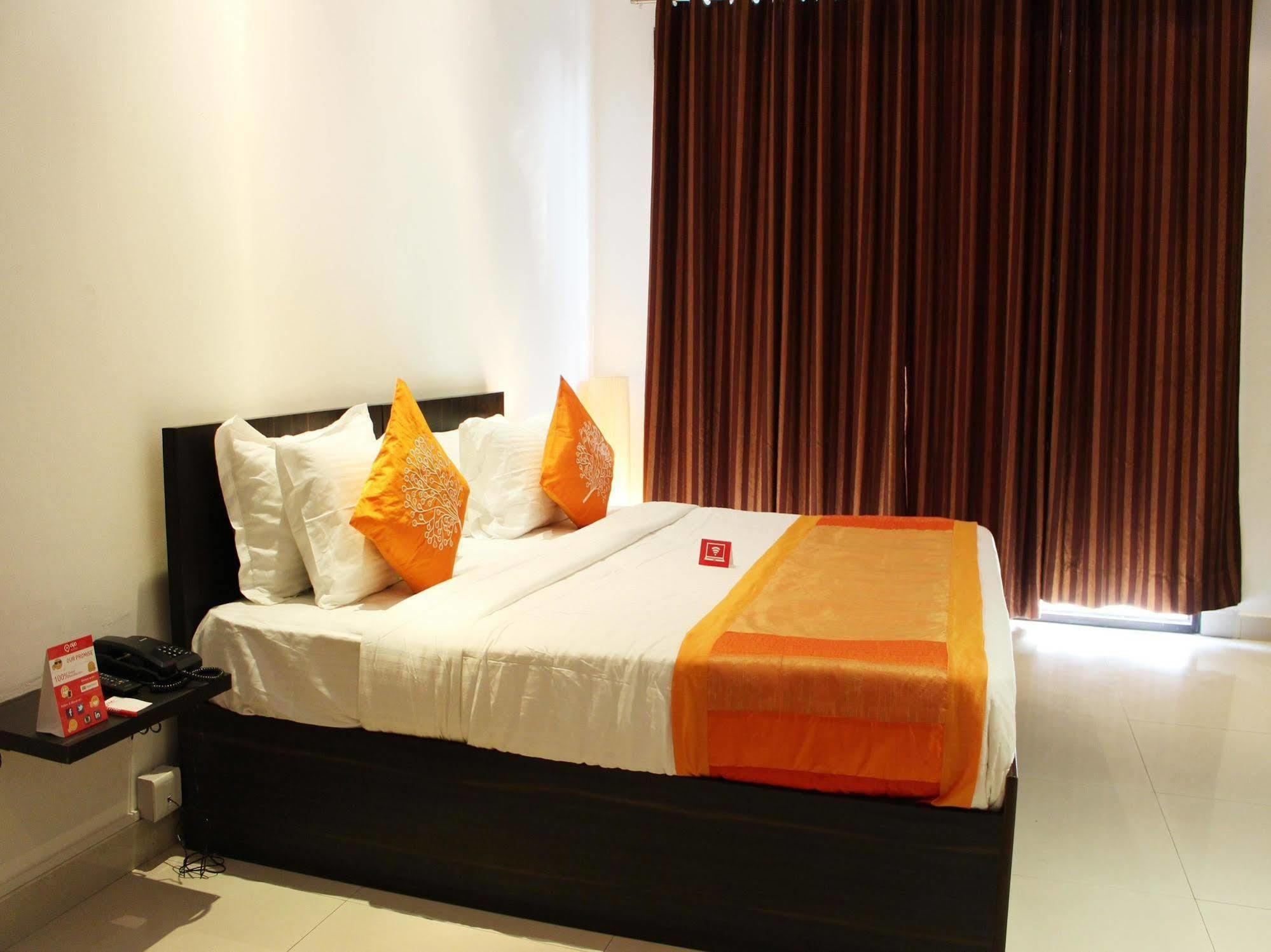 Hotel Oyo Flagship 387 Moulsari Avenue Gurgaon Esterno foto