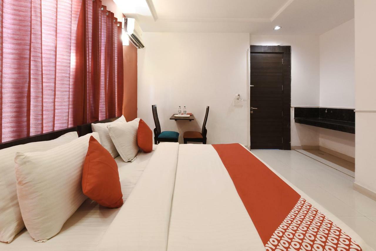 Hotel Oyo Flagship 387 Moulsari Avenue Gurgaon Esterno foto