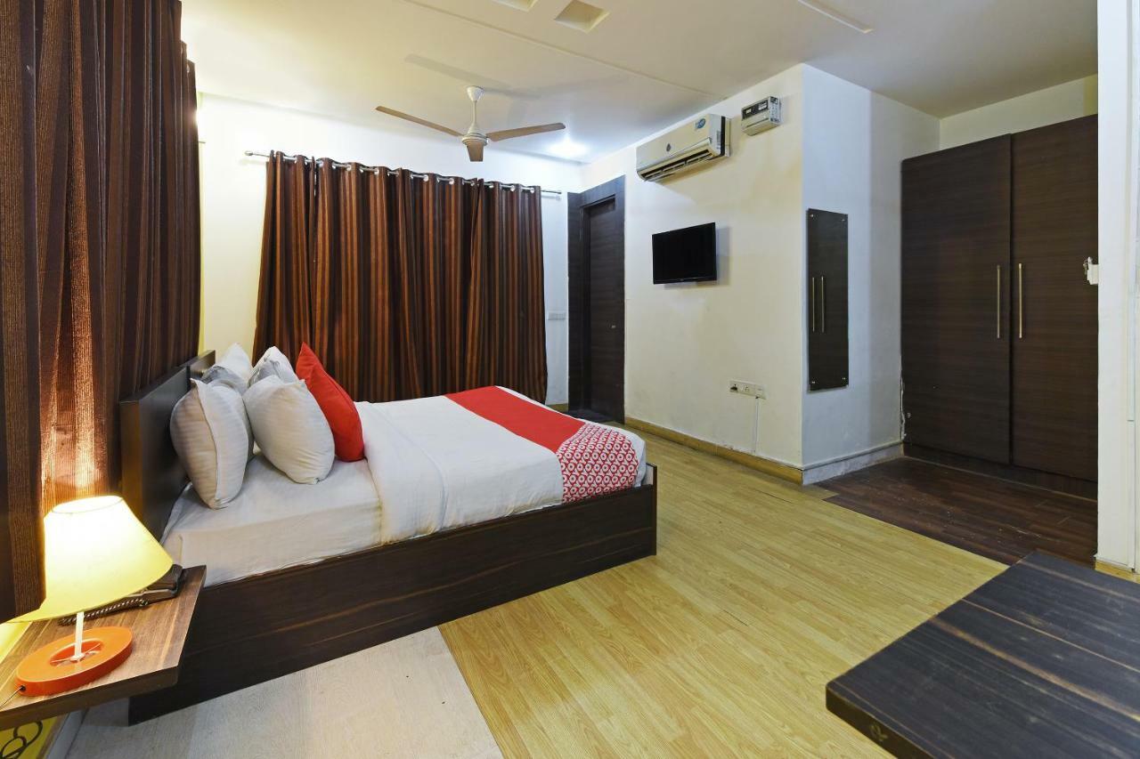Hotel Oyo Flagship 387 Moulsari Avenue Gurgaon Esterno foto