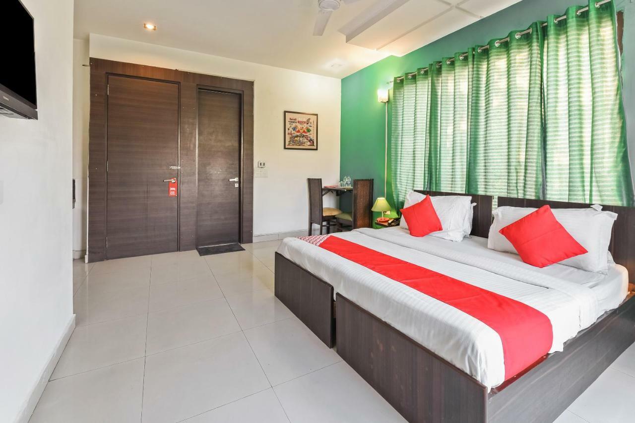 Hotel Oyo Flagship 387 Moulsari Avenue Gurgaon Esterno foto
