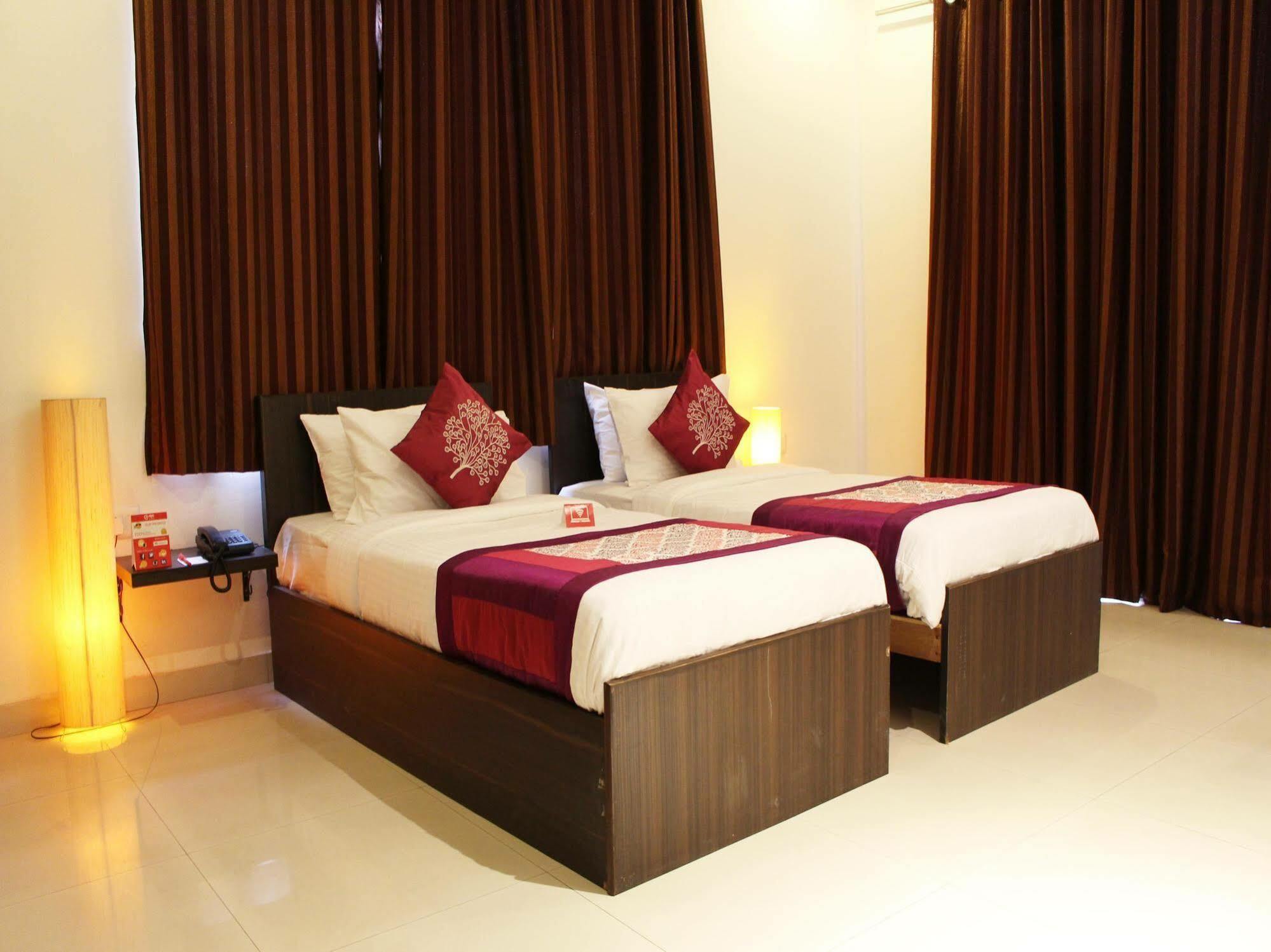 Hotel Oyo Flagship 387 Moulsari Avenue Gurgaon Esterno foto